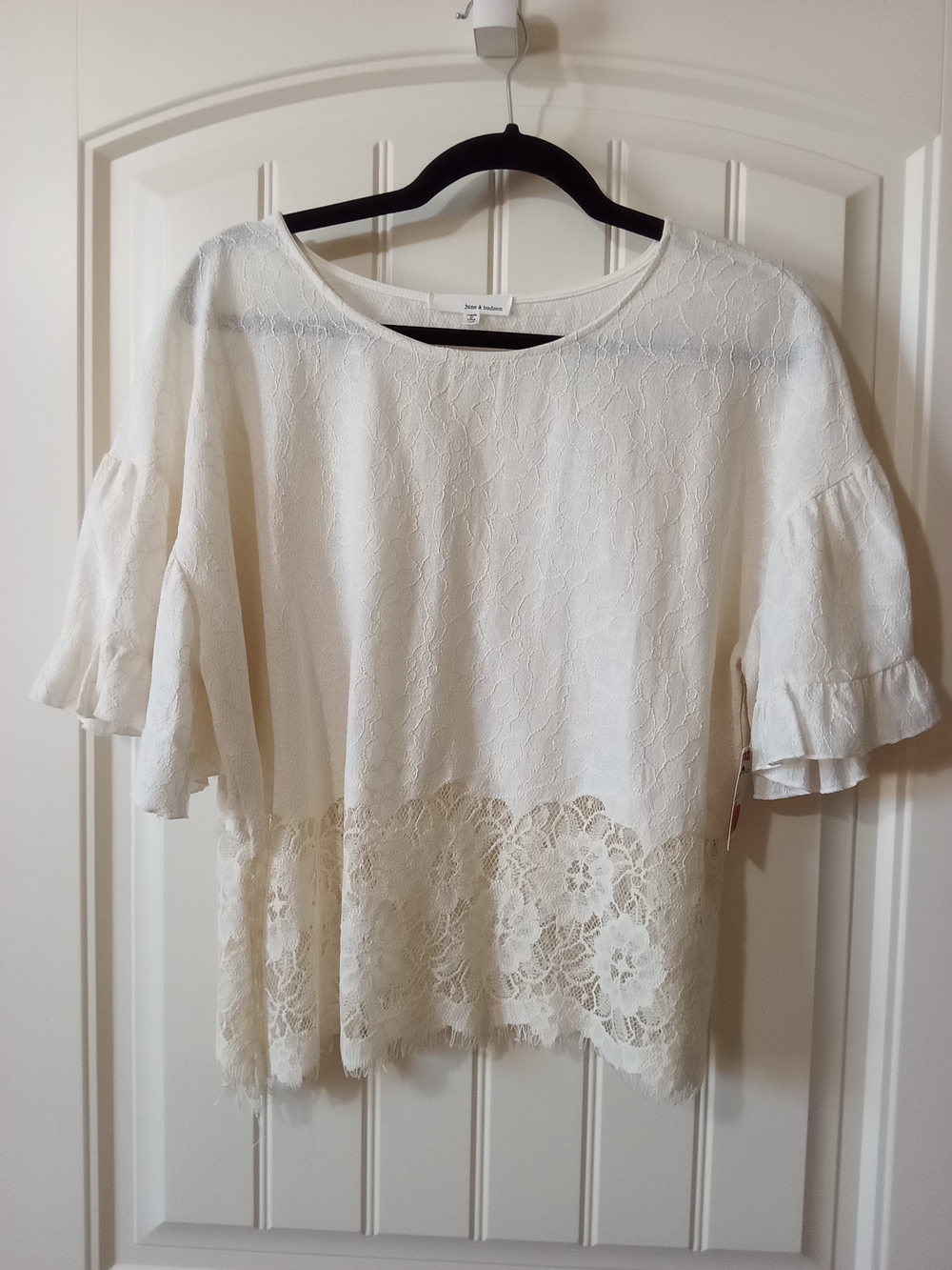 june & hudson Cream Lace-Hem Ruffle Sleeve Blouse Sz XL NWT